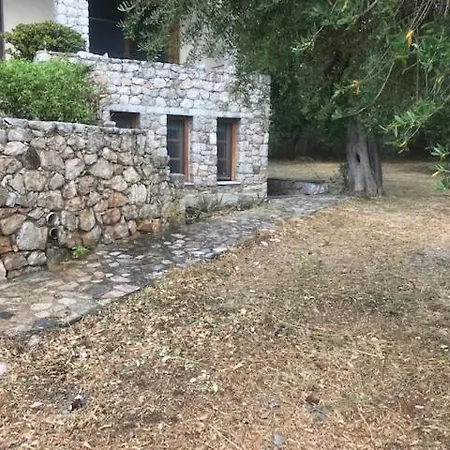 Kyparissi Apartman *
